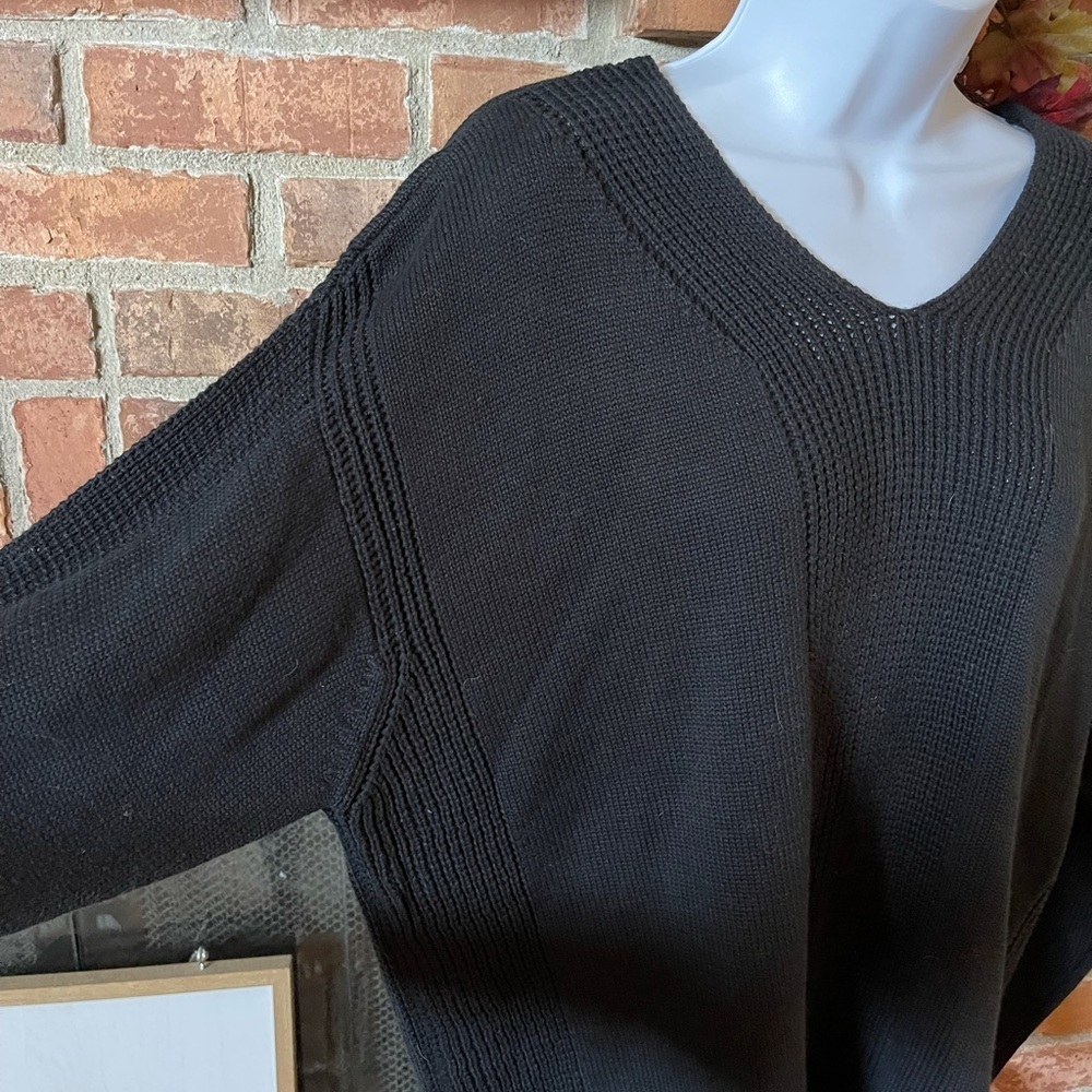 NWT Liz Claiborne Black Spa Sweater - Picture 4 of 6